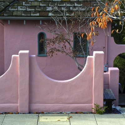 Pink House Smiley