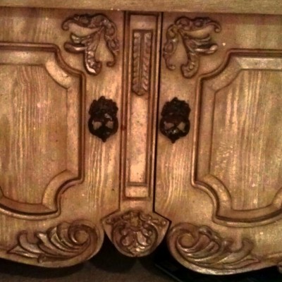 Cabinet Smiley