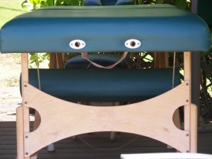 massage-table-smiley